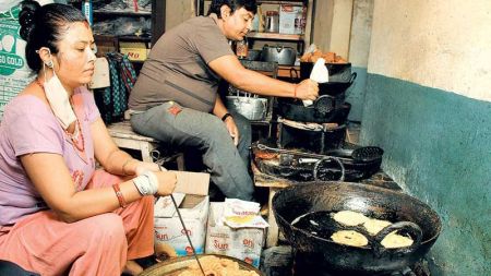 असी वर्ष पुरानो पुख्र्यौली व्यवसायलाई निरन्तरता