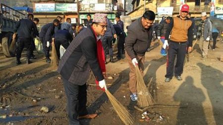 रोल्पाका प्रजिअले झाडु लगाएपछि टुँडिखेलको मुहार फेरियो