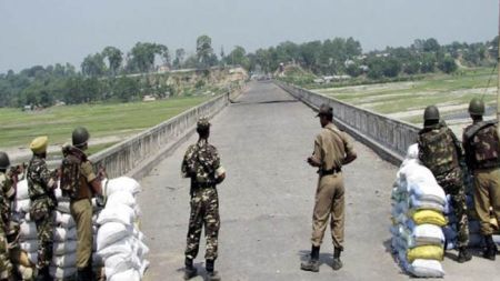 भारतीय सुरक्षाकर्मीको अवरोधले कल्भर्ट निर्माण रोकियो