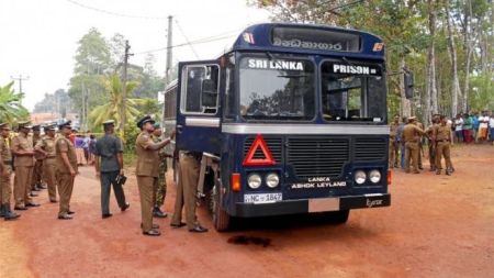 श्रीलंकामा कैदी चढेको बसमा गोली प्रहार, सात जनाको मृत्यु