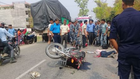 बसकाे ठक्करबाट मोटरसाइकलमा सवार दुईको मृत्यु, बस चालक फरार