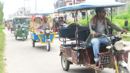 पर्सा ट्राफिकद्वारा २३७ इ–रिक्सा नियन्त्रणमा