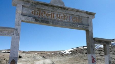 नेपाल र तिब्बतको सीमा कोरला नाकामा व्यापार मेला