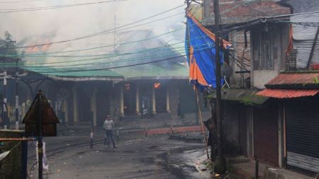 दार्जिलिङमा फेरि हिंसा, प्रहरीको गोली लागेर तीन जनाको मृत्यु