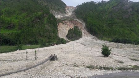 अमेरिकामा पहिरो मृत्यु हुनेको संख्या १७ पुग्यो