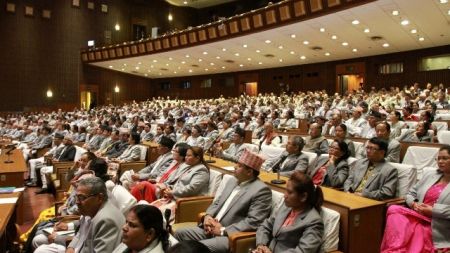 सौर्य ऊर्जाको ठेक्का तत्काल रोकी २ दिनभित्र कागजात बुझाउन संसदीय समितिको निर्देशन