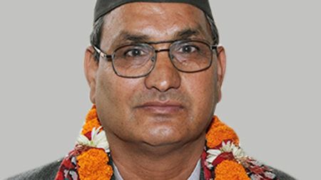 नयाँ बानेश्वरमा मन्त्रीको गाडीले मोटरसाइकललाई ठक्कर दियो