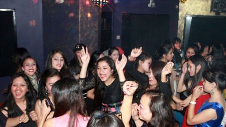 किन बढ्दै छ राजधानीमा रात्रिकालीन व्यवसाय ?