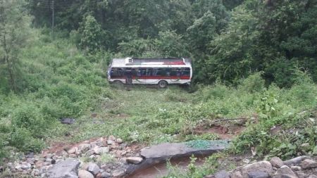 धादिङमा बस दुुर्घटना, ३१ घाइते ४ को अवस्था गम्भिर