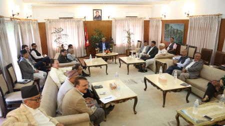 लोकतान्त्रिक गठबन्धन बनाउने कांग्रेसको निर्णय