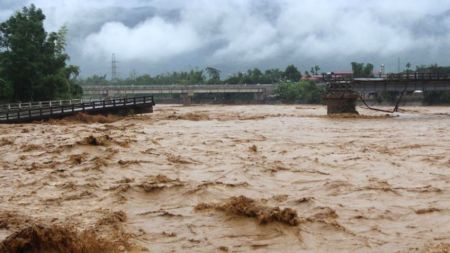 भियतनाममा भीषण बाढीपहिरो ३७ को मृत्यु ४० बेपत्ता