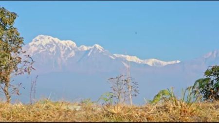 ‘जुन लुक्यो आकाशमा’ हेर्नुहोस (भिडियोसहित)