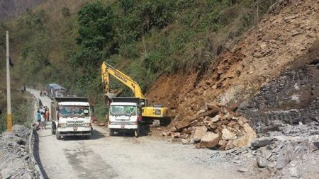 नारायणगढ–मुग्लिन सडकखण्डकाे स्तरोन्नति असारसम्म सकिने