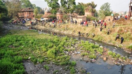 भक्तपुरमा बिस्केट जात्राका लागि योसींख्यो र चुपिघाटमा सरसफाई