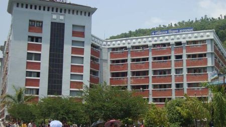 मणिपाल अस्पतालमा झडप १० प्रहरी घाइते