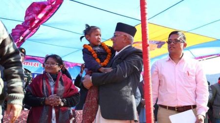 ६ वर्षीया बालिकाको अभिभावक बने प्रधानमन्त्री ओली