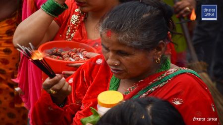 साउनको दोस्रो हप्ताको सोमबार पशुपतिमा भक्तजनको घुइँचो (फोटो फिचर)