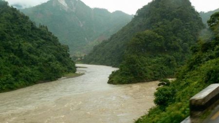 त्रिशूलीमा ट्रक खस्यो, एकजनाको मृत्यु, एक बेपत्ता