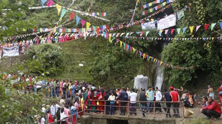 अाज कागेअष्टमी, कागेश्वरीमा बिहानैदेखि लाखौँ भक्तजनको भीड