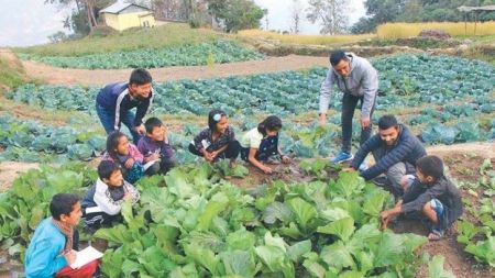 बारीमै कक्षाः खोटाङमा पूर्वदेखि पश्चिमसम्मका विद्यार्थी