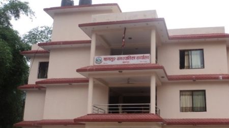 नगरपालिकाको निर्णयः पानीपुरी र चटपट बिक्रीमा प्रतिवन्ध, मद्यपान–धूमपान खुला !