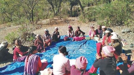 बझाङका महिलाको प्रश्नः रक्सी बन्द गर्ने संस्था आउँदैनन्  ? 