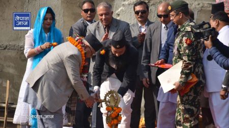 प्रधानमन्त्रीले गरे धरहरा पुनर्निर्माणको शिलान्यास, भने, ‘इतिहास झल्किन्छ आधुनिकतामा’ (भिडियाे सहित)