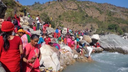 कालीगण्डकीमा भक्तजनको घुइँचो