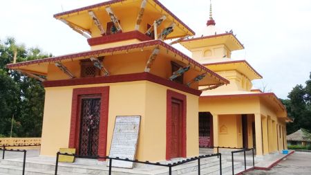 चार दर्जन मन्दिर बनाउने मुस्लिम सांसदको घोषणा