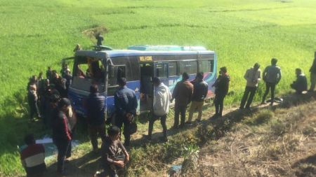 सल्यानमा बस दुर्घटना, १५ जना घाइते