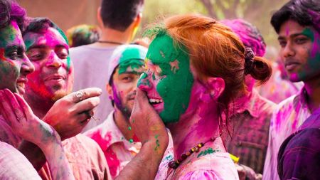 कोरोना भाइरसको जोखिम रोक्न याे वर्ष होली नमनाउन सरकारको आग्रह