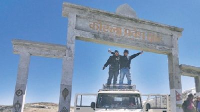 संसदीय टोलीद्वारा कोरला नाकाको स्थलगत अध्ययन