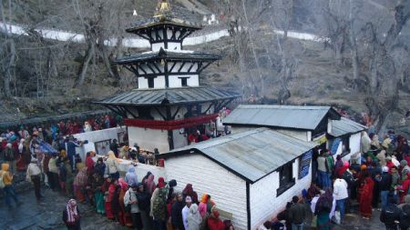 यस्तो मौसममा पनि मुक्तिनाथमा पर्यटकहरुको भिड