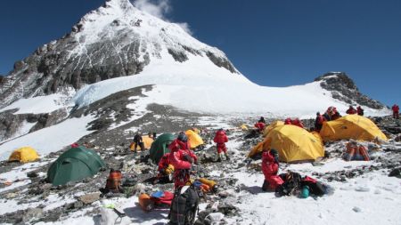 सगरमाथाको बेस क्याम्पमा ४ शव फेला