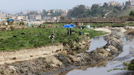 धोबी खोलाको जग्गा पनि व्यक्तिका नाममा