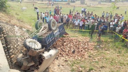 ट्याक्टर दुर्घटना हुँदा एक जनाको मृत्यु