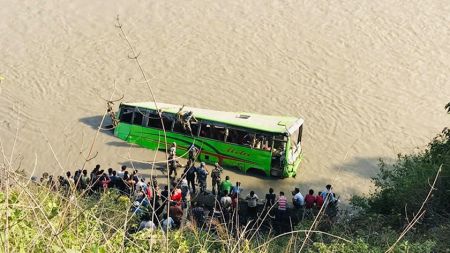 त्रिशूली बस दुर्घटना अपडेट : मृतकको संख्या ५ पुग्यो, २९ घाइते