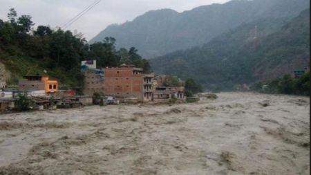 मनसुन सक्रिय, बढ्दै बाढीपहिरोको जोखिम