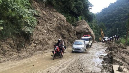 पहिरोका कारण पाल्पा–बुटवल सडक एकतर्फी सञ्चालन