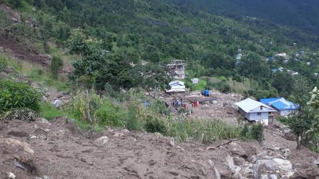 १५ फोटोमा हेर्नुहोस् दोलखाको जुँगुमा पहिरो, के कति गर्यो क्षति