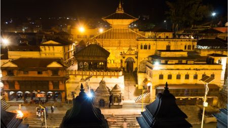 दूरी कायम गरी पशुपति मन्दिर खोल्न माग गर्दै धर्ना