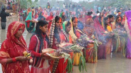 उदाउँदो सूर्यलाई अर्घ दिएर सकियो छठ पर्व 