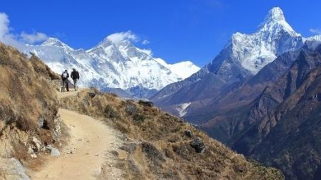 सगरमाथा आधार शिविरबाट फर्केका १२ मा कोरोना सङ्क्रमण