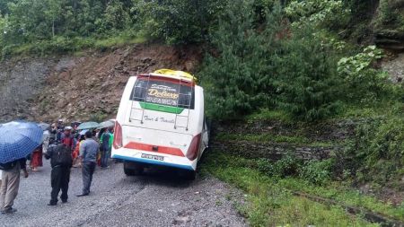 अर्घाखाँचीमा बस दुर्घटना हुँदा ८ जनाको घटनास्थलमै मृत्यु