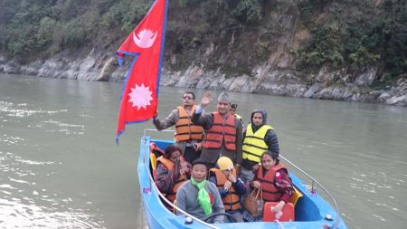 कालीगण्डकीमा ‘क्रुज सिप’ सञ्चालन, १० मिनेटमै मिर्मी–सेतीवेणी 