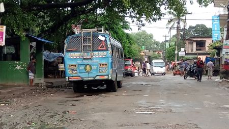 सार्वजनिक सवारीमा आधा यात्रु र ५० प्रतिशत बढी भाडा लिने ब्यवस्था खारेज गर्न विद्यार्थी संगठनको माग