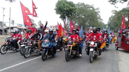 राजसंस्था र हिन्दुत्वको पक्षमा प्रदर्शन, घटेकै हो गणतन्त्रको आकर्षण ?