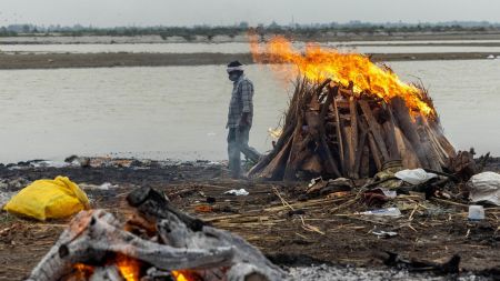 भारतमा घटेन मृत्यु दरः एकै दिन चार हजारको मृत्यु 