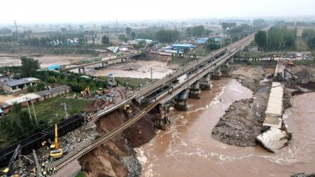 चीनमा बाढीका कारण १७ लाख मानिस विस्थापित