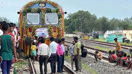 भारतीय अनुदानमा निर्मित जयनगर–बिजलपुरा–बर्दिवास रेलमार्ग सञ्चालन